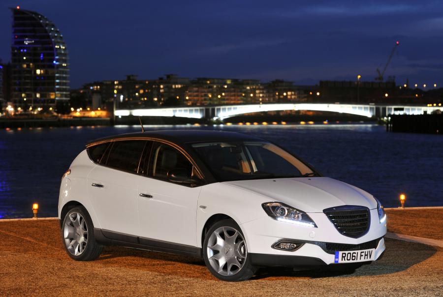  Chrysler Delta 2011 года  (фото 53 из 69)